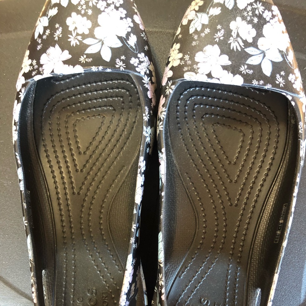 Crocs flats- floral
